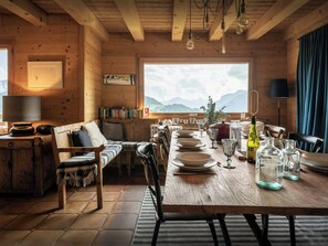 Dining table & view