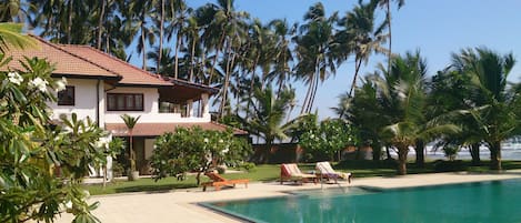 The pool, the villa and the sea