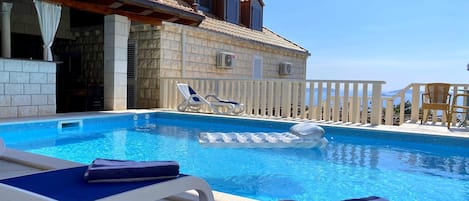 Private pool