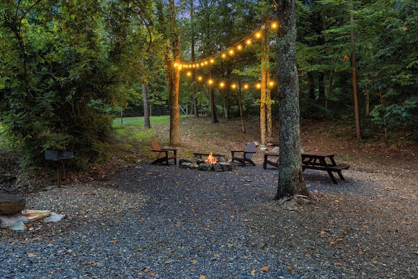 Picnic area to hang out and roast s'mores while kids play on playground!