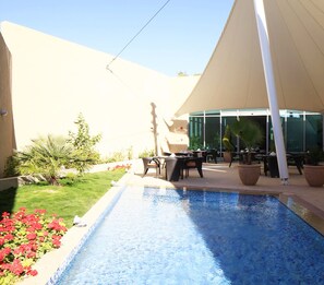Utomhuspool