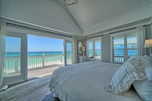 The master suite features its own private balcony access, so right when you wake up the beautiful gulf is the first thing you see in the morning!