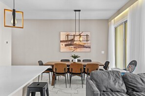 4829 Romeo Circle (4).jpg