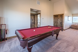 Shundahai Lodge-Billiards anyone? (Upstairs)