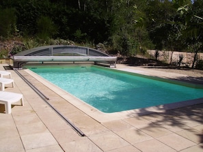 piscine avec dôme coulissant ( 10 x 5 )