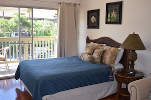 Bedroom area that opens to the lanai