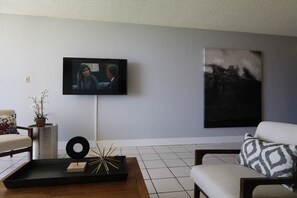 Modern furnishings throughout, flat screen TV with cable