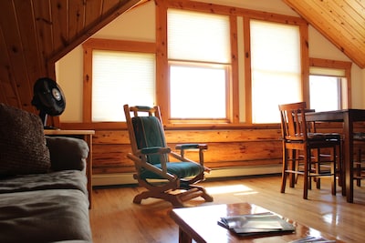 1 Bedroom Lodge Rental, Sleep 4, 2 Minutes From West Glacier