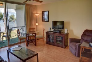 Nice dining area in this comfortable room