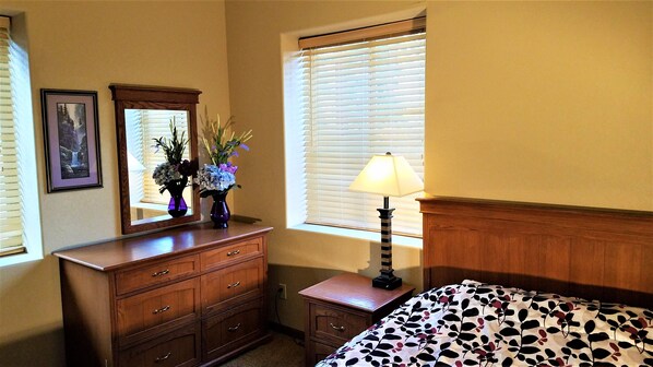 Beautiful and comfy Master King Bedroom