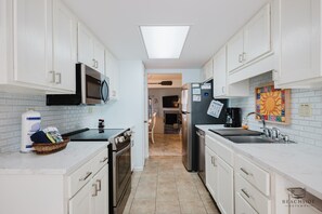 182 Beachwalk - Updated Kitchen