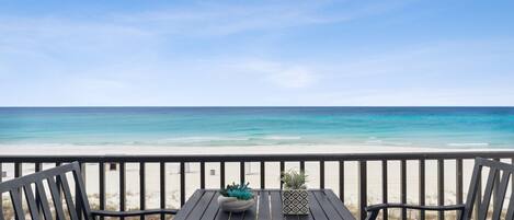 AquaVista Resort rental 305W - Direct Beachfront