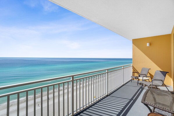 Splash Beach Resort Condo Rental 906W - free round of golf each day of your stay