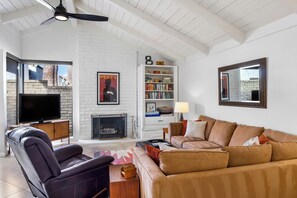 CD054 - Living Room