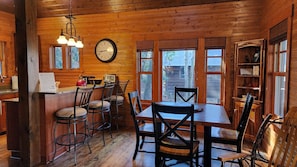 Dining Area w/ Breakfast Bar Seating