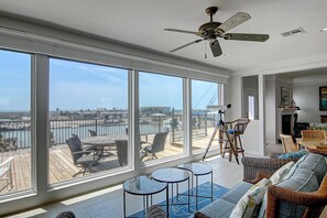 Indoor - Magnificent living area view