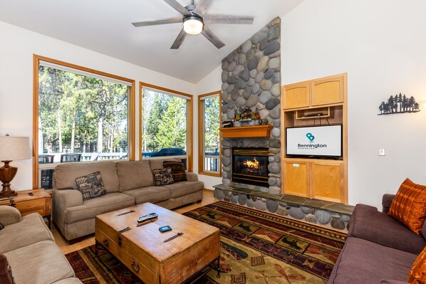 Living Room w/ Gas Fireplace and TV