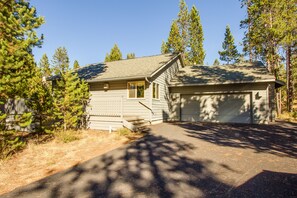 13 Splitrock Lane