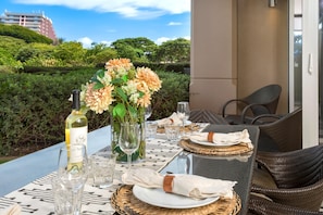 Lanai Dining