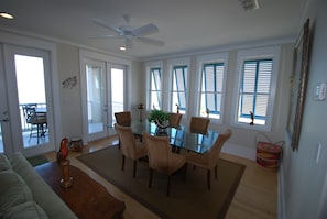 Dining Area
2nd floor