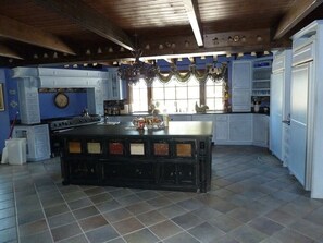 Kitchen1