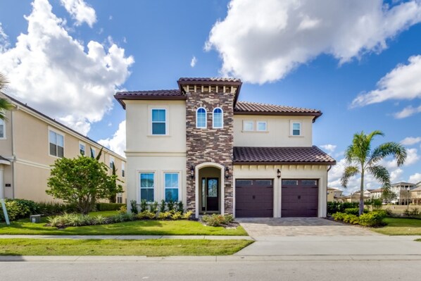 760GoldenBearDr-1