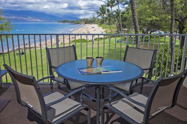 Royal Mauian 303