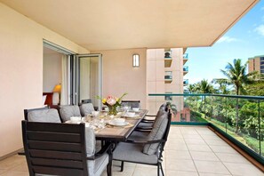 Ocean views from Lanai    HKK-334