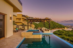 Outdoor Infinity Edge Pool