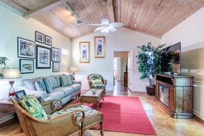 Indoor - Living room with ample area to gather