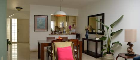 Dining Area looking into Foyer