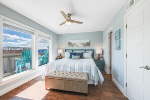 Interior - Wake up like royalty in your private king-size retreat