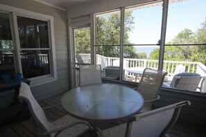 CL341: Moorings |Top Level Porch