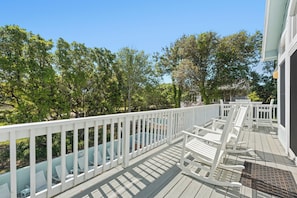 CC153: The Tipsea Turtle | Top Level Sun Deck