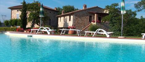 villino-bazzani-casole-d'elsa-multiproperty-pool