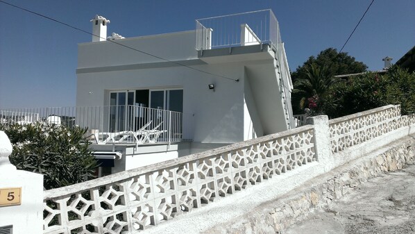 Upper level with roof terrace
