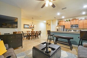 11-Family Room3.jpg