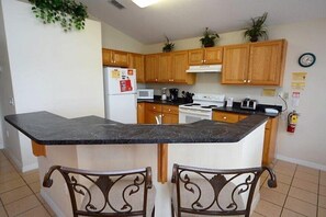 4-Bedroom-Orlando-Vacation-Rental-Home-Cumbrian-Lakes-Kissimmee-Florida