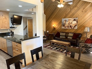 Livingroom pic2