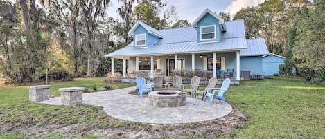 Waldo Vacation Rental Home | 5BR | 2.5BA | 2 Steps to Enter