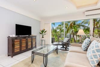 Modern Suite W/Kitchen and Lanai – Waikīkī Shore #310