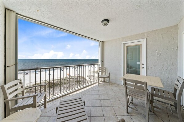 6 Castaways 5A Balcony