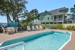 CL505: Sound & Sol | Private Pool Area