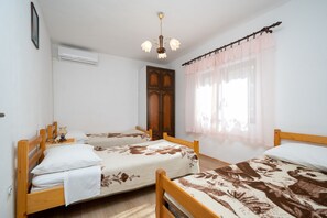 Schlafzimmer 2