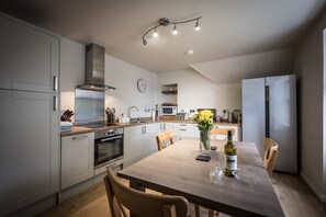 Kitchen & Dining area