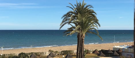 Vista para praia/oceano