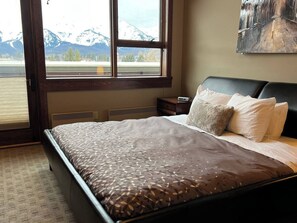 King Bed l Ensuite