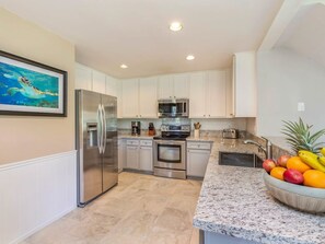 Brand new tile floors and granite counters!