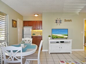 Kitchen Table & Kitchen