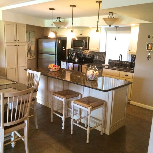 This Wonderful Condo comes with Free Daily Beach Chairs/Umbrella Set Up”